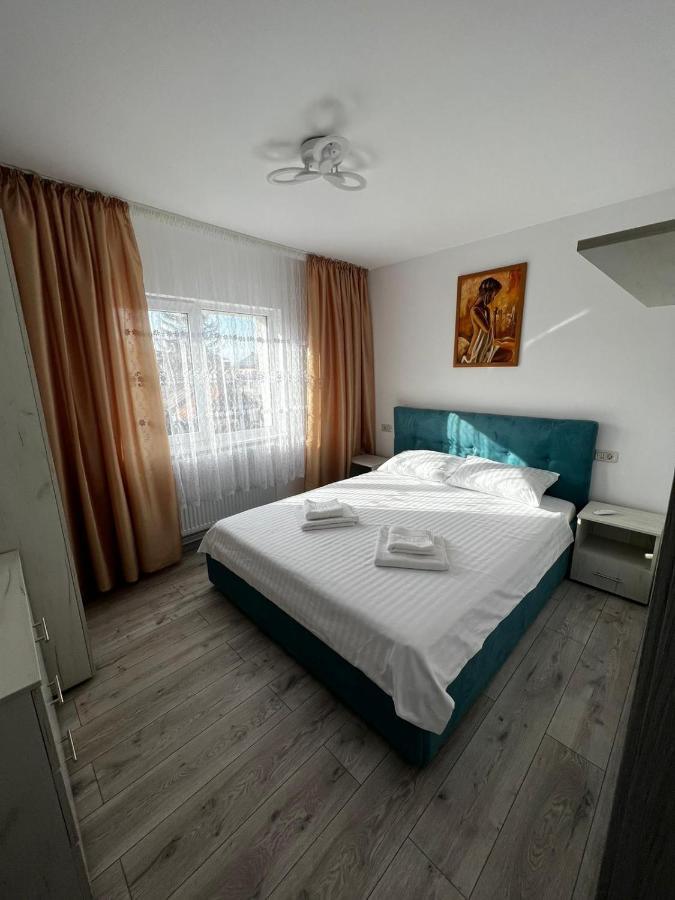 Cozy Urban Accommodation In Beautiful Suceava Exterior foto